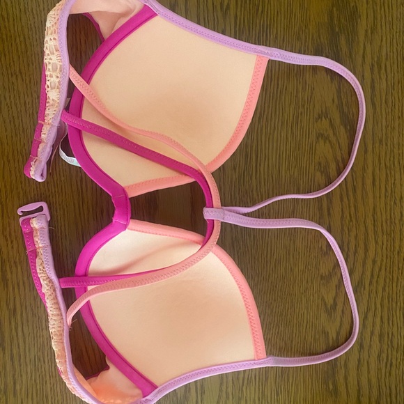 Victoria’s Secret bikini top - Picture 3 of 3